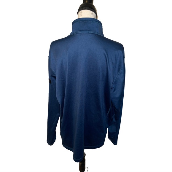 The North Face Pull Over - Picture 5 of 8